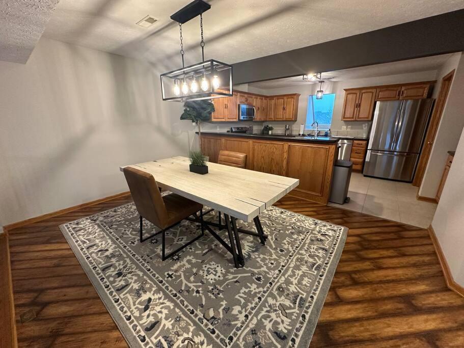 Inviting 3 Bed 2.5 Bath Townhome In Wadsworth מראה חיצוני תמונה
