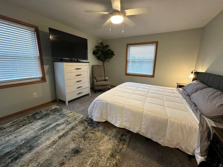Inviting 3 Bed 2.5 Bath Townhome In Wadsworth מראה חיצוני תמונה