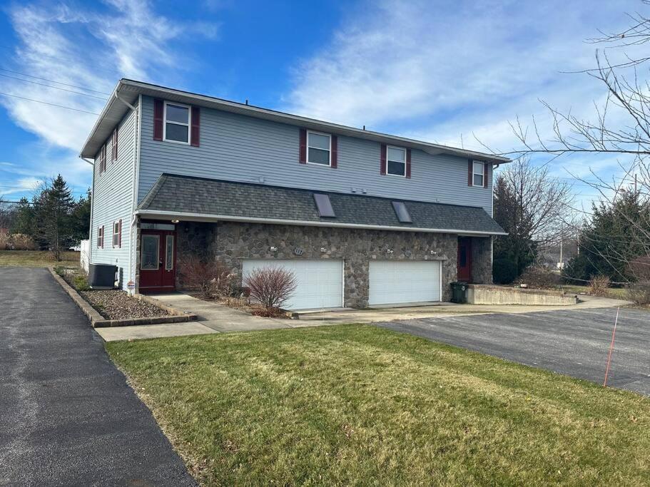 Inviting 3 Bed 2.5 Bath Townhome In Wadsworth מראה חיצוני תמונה